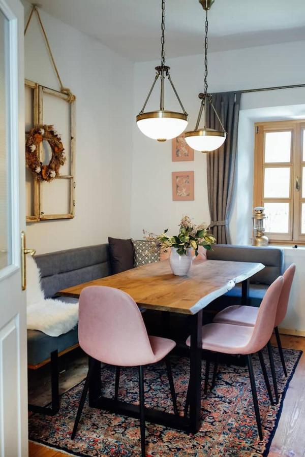 Apartment Aussee- Beletage Salzherrenhof- Kueche, Wlan, Netflix Bad Aussee Exterior foto